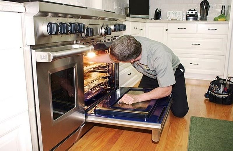 What are the signs that my gas cooker needs repair?
